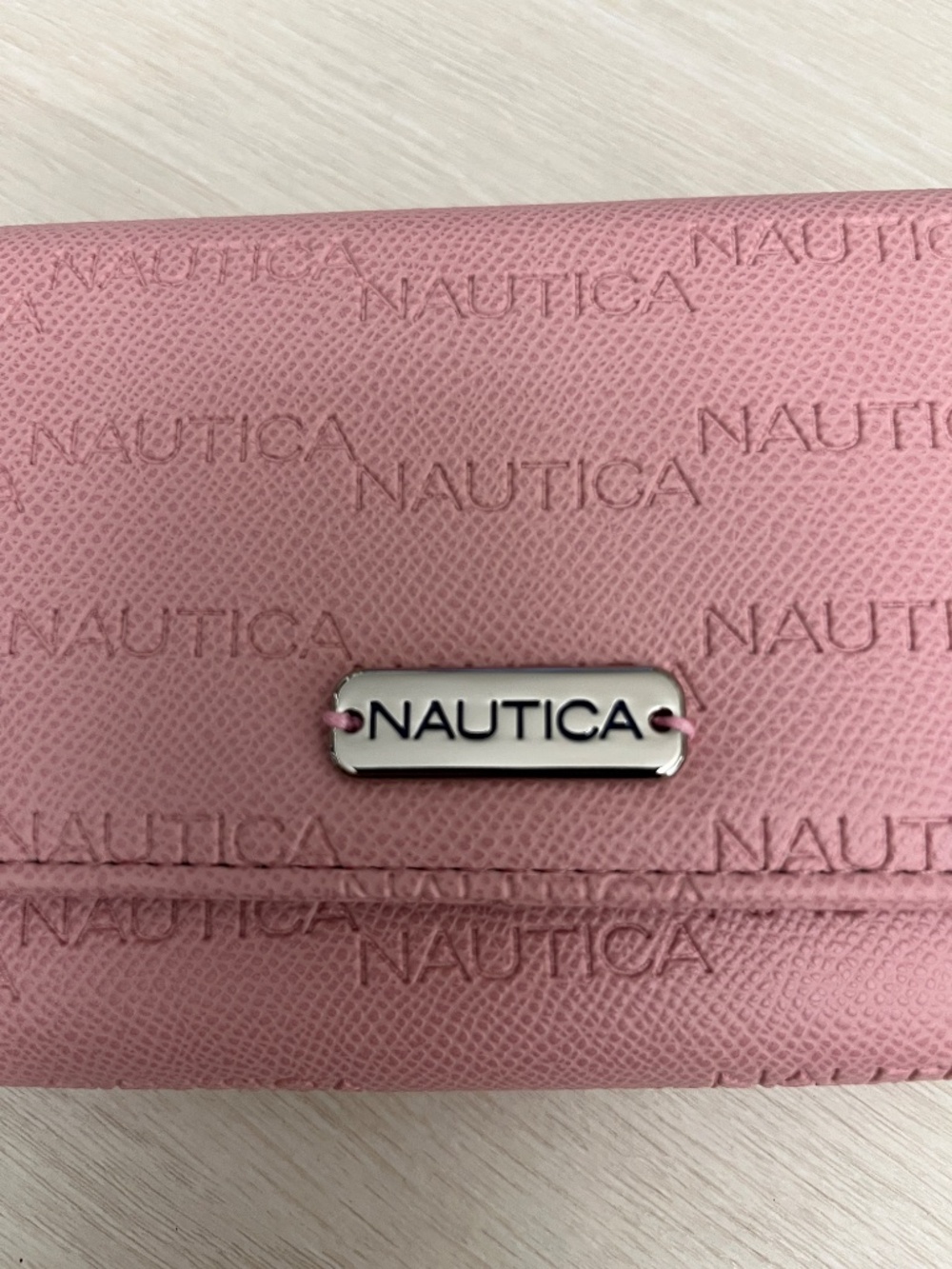 New Nautica Woman’s Pick Wallet - Picture 2 of 13